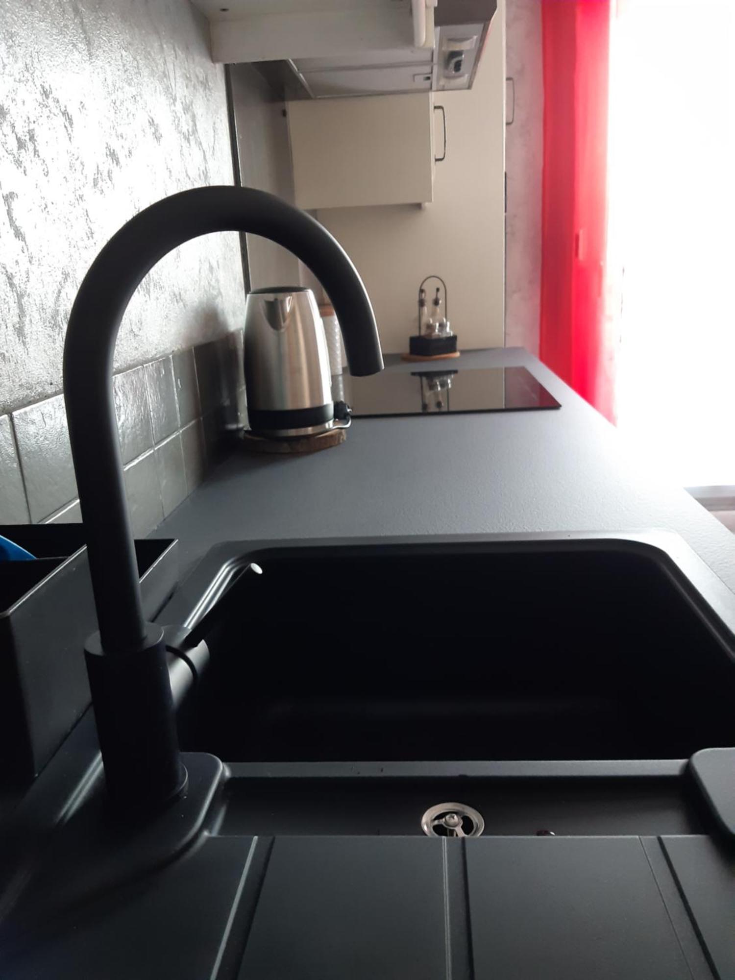 Cosy Appart - Balcon, Parking, Spacieux T2 - Proche Eurexpo Stade Saint-Priest  Buitenkant foto